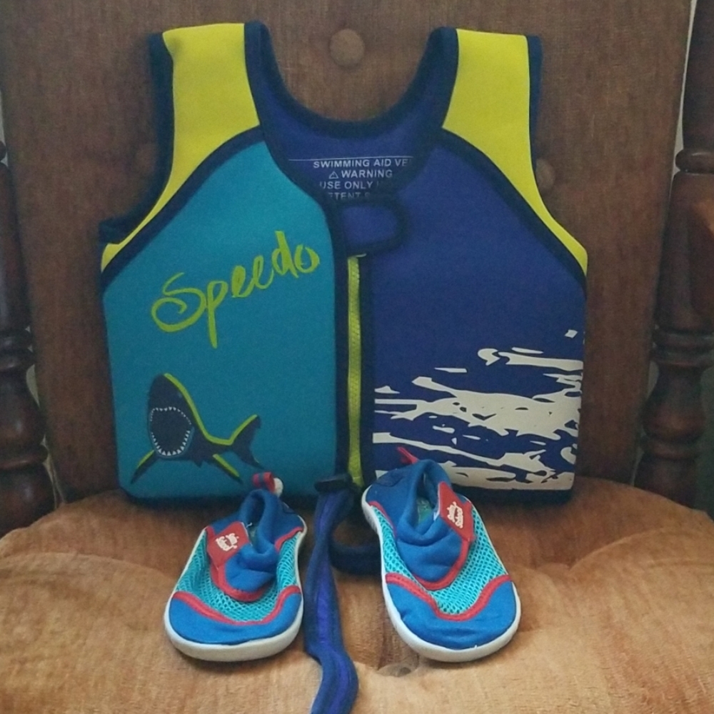 Kids Life vest and water shoes